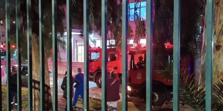 Alldaynews.gr Φωτιά στο Γενικό Κρατικό Νοσοκομείο Νίκαιας, ισχυρές δυνάμεις της πυροσβεστικής στο σημείο