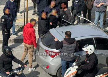 Ιερέας σε αμόκ έβριζε χυδαία και χτυπούσε αστυνομικούς γιατί του πήραν τις πινακίδες – «Πάσχα να μη σε βρει»