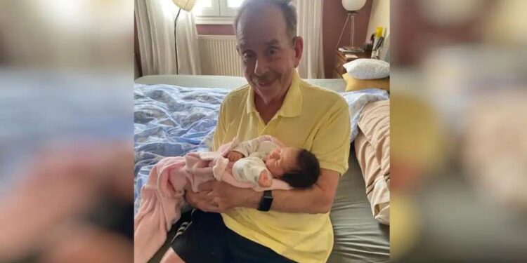 Alldaynews.gr Παππούς για 4η φορά ο Ηλίας Μαμαλάκης – Η φωτογραφία αγκαλιά με την εγγονή του