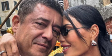 Ιωάννα Σρόιτερ: «Είμαι κοκέτα και στο σπίτι, θέλω ο Αντώνης να με βλέπει όμορφη, φοράω το κολάν και το μπουστάκι μου»