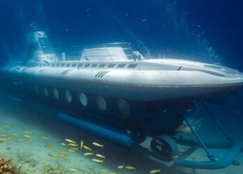 Τουριστικό υποβρύχιο βυθίστηκε ανοιχτά της Αιγύπτου – Έξι νεκροί, εννέα τραυματίες, «ήταν όλοι Ρώσοι»