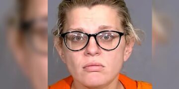 Η καθηγήτρια Μαθηματικών που έκανε όργια με ανήλικους, έκανε σ3ξ με μαθητή που φώναξε για να κρατήσει τα παιδιά της