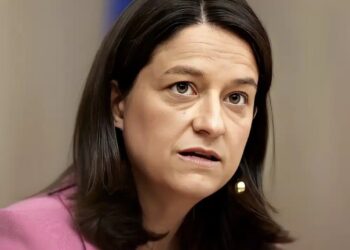 «Λύγισαν» οι γιοι του Στράτου Διονυσίου βλέποντας σπάνιο βίντεο της νεκρής αδελφής τους – Έφυγε νωρίς η Τασούλα