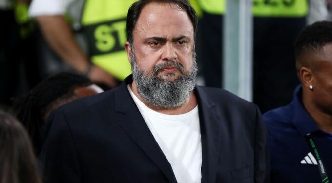 Alldaynews.gr Μήνυμα Μαρινάκη στην ομάδα: «Ζήσατε μια απάτη, εμείς θα προκριθούμε»