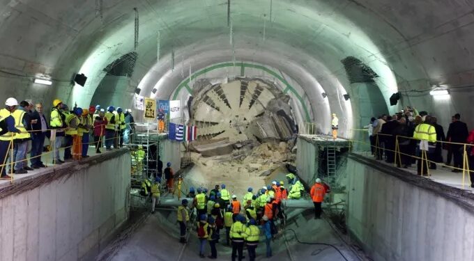 Alldaynews.gr Άνοιξαν λάθος σήραγγα 160 μέτρων στη γραμμή 4 του Μετρό