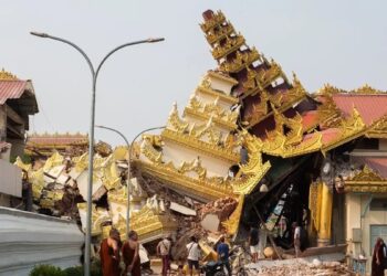 Εικόνες Αποκάλυψης μετά τον φονικό σεισμό στην Μιανμάρ: Ξεπέρασαν τους 1.000 οι νεκροί, συνεχίζονται οι επιχειρήσεις διάσωσης – «Οι άνθρωποι ουρλιάζουν…»