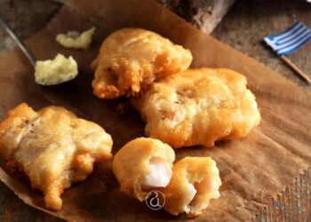 Τους… εξαφάνισε όλους η Μπαρμπαρίγου: Έδωσε στη δημοσιότητα τη συνταγή για το διάσημο κουρκούτι της – Τραγανό από έξω & γεμάτο μπακαλιάρο μέσα