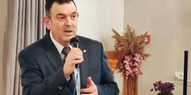 Alldaynews.gr Βουλευτής της Νίκης εισέβαλε στην Εθνική Πινακοθήκη – Τα έσπασε για βλασφημία στην Παναγία (φωτο)