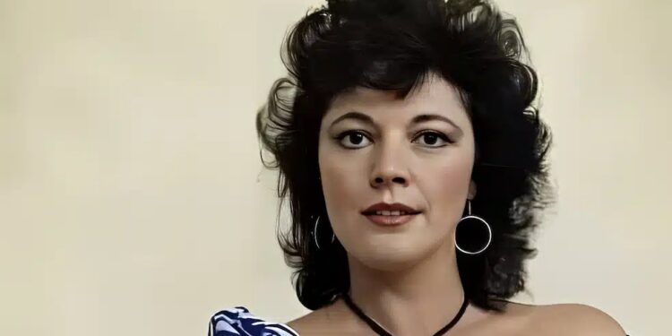 Alldaynews.gr Αξέχαστη Ελληνίδα ηθοποιός, όμορφη, ψηλή, γλυκιά με μπρίο και πολύ ταλέντο