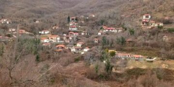 Το Ελληνικό χωριό που έχει 6 ώρες μέρα, 18 νύχτα: Οι κάτοικοι του έτρεμαν το μύθο των 7 γuμνών κοpιτσιών
