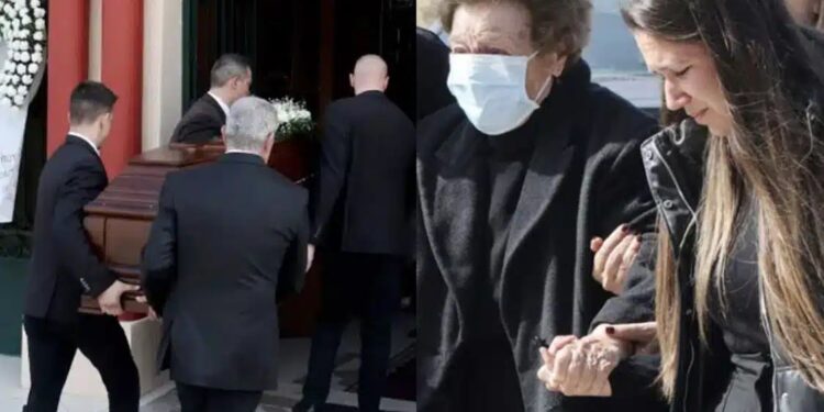 Alldaynews.gr Θρήνος στην κηδεία της της Καίτης Κωνσταντίνου – Συντετριμμένες μητέρα και αδερφή