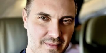 Δύσκολες ώρες για τον Μιχάλη Χατζηγιάννη: Το δημόσιο μήνυμα για την πρόβλημα υγείας μετά την ακύρωση της εμφάνισης του