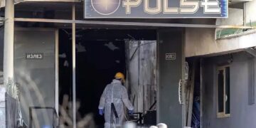 Μέσα στη ντισκοτέκ του θανάτου στα Σκόπια: Αμίαντος, φελιζόλ και η κλειδωμένη πόρτα που έκοψε το νήμα της ζωής σε 59 ανθρώπους