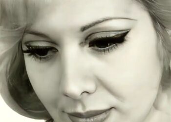 Alldaynews.gr Η παρουσιάστρια θρύλος της ΕΡΤ: Η παρουσία της στην ΕΡΤ σφράγισε τις δεκαετίες ’70 και 80 – Ξεχώριζε για την ωραία άρθρωση και το αριστοκρατικό στιλ της.