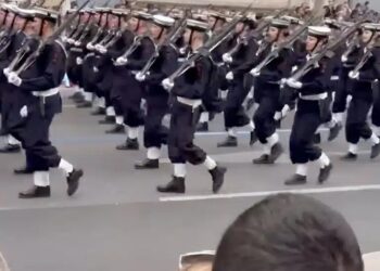 Σάλος με το άγημα του Πολεμικού Ναυτικού στην παρέλαση