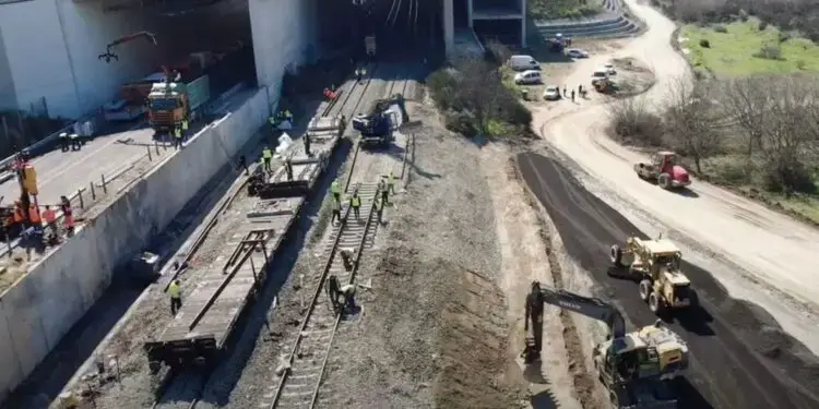 Τραγωδία στα Τέμπη: «Να είναι λαμπίκο έως την Κυριακή» – Ποιοι ήταν στη σύσκεψη για το μπάζωμα; Οι μαρτυρίες και όσα είπαν