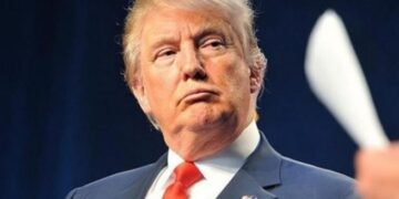 «Βόμβα» από τον Ντόναλντ Τραμπ: Ανακοίνωσε επιπλέον δασμούς 25% σε όλα τα αυτοκίνητα «που δεν κατασκευάζονται στις ΗΠΑ»