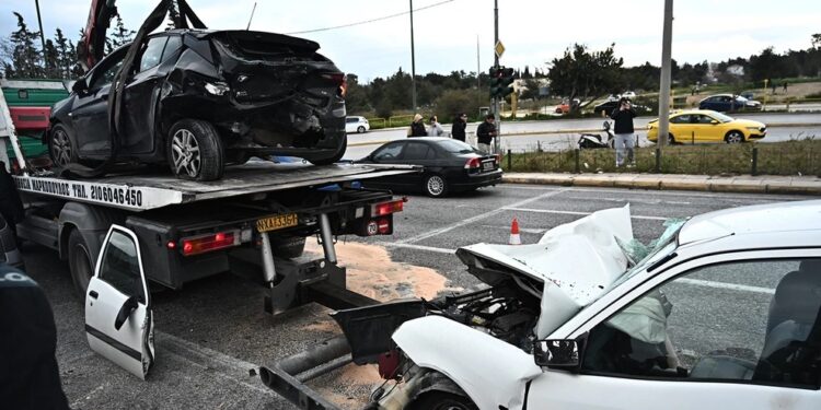 Alldaynews.gr Τραγωδία: Ξεκληρίστηκε ολόκληρη οικογένεια σε σφοδρό τροχαίο – «Έτρεχε με ιλιγγιώδη ταχύτητα»