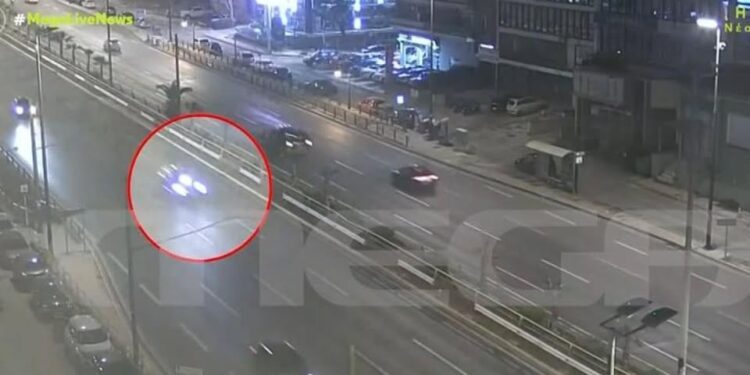 Αδιανόητο: Οδηγός έτρεχε με 206 χλμ/ώρα στη Συγγρού υπό την επήρεια αλκοόλ (video)