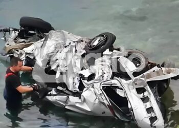 Νεκρή 27χρονη σε τροχαίο στη Φωκίδα – Το ΙΧ έπεσε σε γκρεμό, την απεγκλώβισαν πυροσβέστες με βάρκες