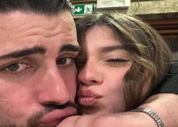 Φρίκη: Και δεύτερη δολοφονία 22χρονης φοιτήτριας μέσα σε λίγες ώρες – Την σκότωσε ο 27χρονος σύντροφός της μπροστά στη στάση λεωφορείου