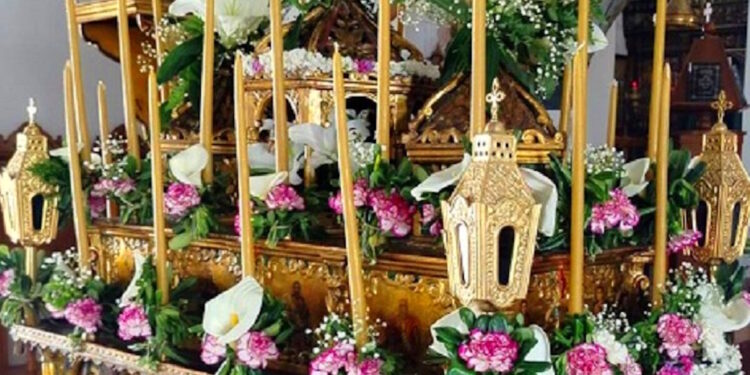 Alldaynews.gr Μεγάλη Παρασκευή: Οι εντυπωσιακοί Επιτάφιοι της Πάρου – Εντυπωσιάζει αυτός της Εκτατονταπυλιανής