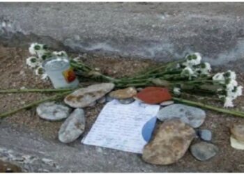 Η κηδεία του δίκαιου Πατέρα. Με χιόνια, βροχές, αέρα, κρύο, Δεν πάτησε στην κηδεία του κανένας