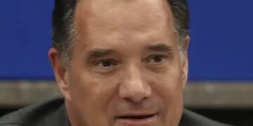 Alldaynews.gr Χαμός με τον Άδωνι Γεωργιάδη: Έκανε μεταμόσχευση μαλλιών και μοιάζει 10 χρόνια νεότερος