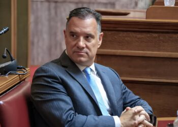 Νέο λουκ Άδωνι Γεωργιάδη: Η μεταμόσχευση μαλλιών, η πολυήμερη απουσία και το «γλέντι» στα social media