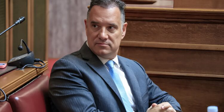 Νέο λουκ Άδωνι Γεωργιάδη: Η μεταμόσχευση μαλλιών, η πολυήμερη απουσία και το «γλέντι» στα social media