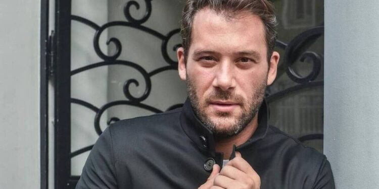 Alldaynews.gr Αντίνοος Αλμπάνης: «Πέρασα μόνος μου τον καρκίνο γιατί δεν ήθελα να με λυπούνται»