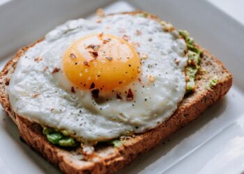 Γιατροί μένουν άφωνοι: Αυτό το γεύμα «καθαρίζει» χοληστερίνη και ρίχνει κιλά