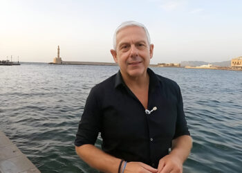 Alldaynews.gr Τάσος Δούσης: «Ο Χριστός έγινε άνθρωπος, συναναστράφηκε με τους αχάριστους και τον σταύρωσαν»