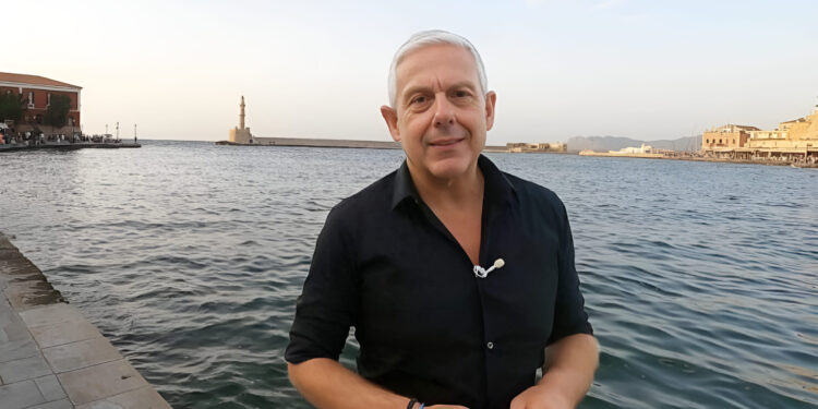 Alldaynews.gr Τάσος Δούσης: «Ο Χριστός έγινε άνθρωπος, συναναστράφηκε με τους αχάριστους και τον σταύρωσαν»