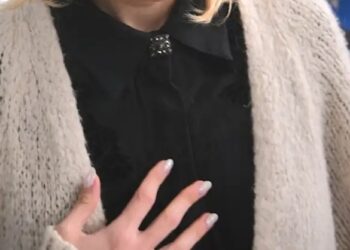 Οδηγός παρέσυρε πασίγνωστη Ελληνίδα ηθοποιό με το αυτοκίνητό του και την εγκατέλειψε: «Η ανθρωπιά είναι πολύτιμη και σπάνια»