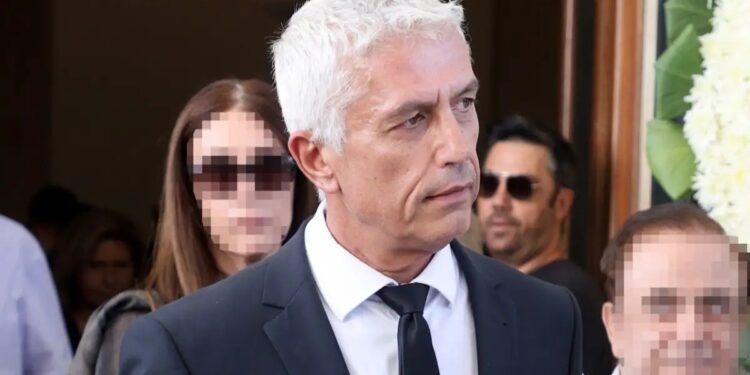 Alldaynews.gr Γιώργος Καλλιακμάνης: «Με την πρώην σύζυγό μου ήμασταν μαζί σχεδόν 30 χρόνια, δεν έχουμε πάρει διαζύγιο, δεν υπάρχει λόγος»