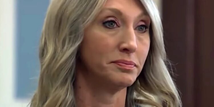 43χρονη καθηγήτρια παραδέχθηκε ότι έκανε σeξ με 17χρονο και τα έριξε στον σύζυγό της ότι την «παραμέλησε»