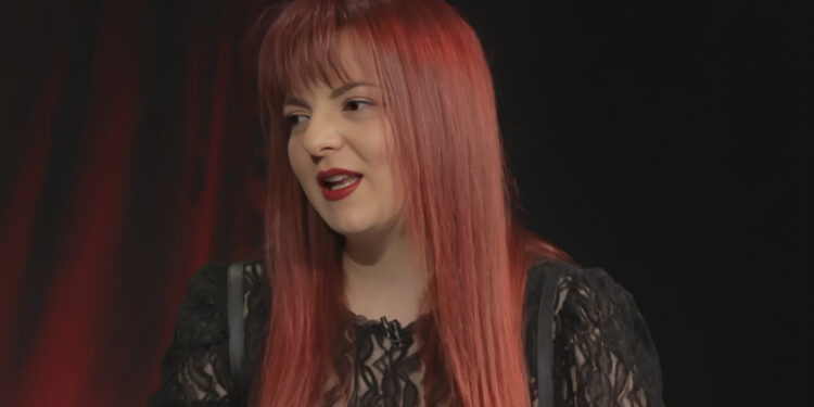 Alldaynews.gr Συγκλονίζει η Χρύσα Κατσαρίνη: «Ίσως η δύναμή μου πηγάζει από το ότι με έδερνε ο πατέρας μου»