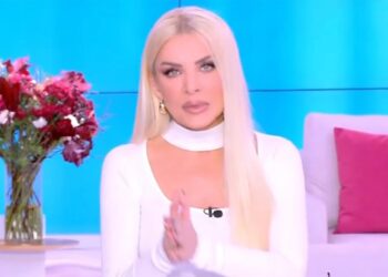 Alldaynews.gr Κατερίνα Καινούργιου: «Να με αξιώσει ο θεός να κάνω παιδί με τον Παναγιώτη – Αν δεν τα καταφέρω σκέφτομαι να υιοθετήσω»