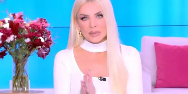 Alldaynews.gr Κατερίνα Καινούργιου: «Να με αξιώσει ο θεός να κάνω παιδί με τον Παναγιώτη – Αν δεν τα καταφέρω σκέφτομαι να υιοθετήσω»