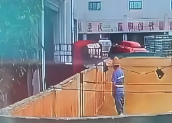 Κρυφή κάμερα «έπιασε» στα πράσα εργαζόμενο να ουρεί σε δεξαμενή μπίρας μεγάλης ζυθοποιίας