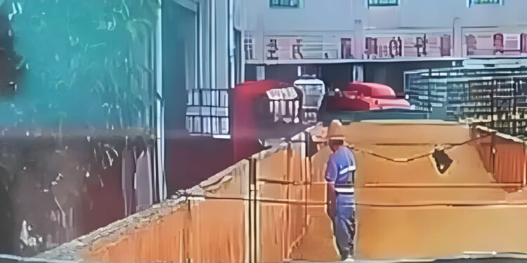 Alldaynews.gr Κρυφή κάμερα «έπιασε» στα πράσα εργαζόμενο να ουρεί σε δεξαμενή μπίρας μεγάλης ζυθοποιίας