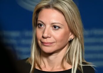 Καρυστιανού στους Sunday Times: «Για τρία φρικτά λεπτά η Μάρθη ήταν ζωντανή με τη φίλη της, στην Ελλάδα οι πολιτικοί δεν φταίνε ποτέ για τίποτα»