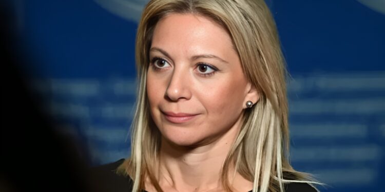 Alldaynews.gr Καρυστιανού στους Sunday Times: «Για τρία φρικτά λεπτά η Μάρθη ήταν ζωντανή με τη φίλη της, στην Ελλάδα οι πολιτικοί δεν φταίνε ποτέ για τίποτα»