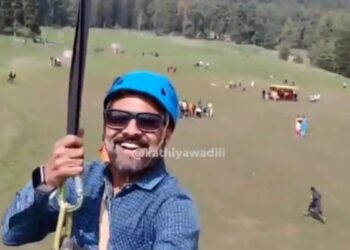 Νέα επίθεση ένοπλων σε τουρίστες: Τουρίστας κάνει zipline ενώ από κάτω του σκοτώνονται 26 άνθρωποι