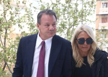 Alldaynews.gr Απόστολος Λύτρας: Πήγε στο Εφετείο για τη δίκη για τον ξυλοδαρμό της Σοφίας Πολυζωγοπούλου συνοδευόμενος από τη νέα του σύντροφο