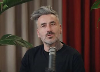 Συγκλονίζει ο Γιώργος Μαυρίδης: «Ήμουν κλειδωμένος σε ένα δωμάτιο και ο πατέρας μου προσπαθούσε να αυτοκτονήσει με χάπια»