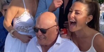 Μαρία Μενούνος: Πάσχα με άρωμα Ελλάδας και βίντεο με το ξεκαρδιστικό τσούγκρισμα των κόκκινων αυγών