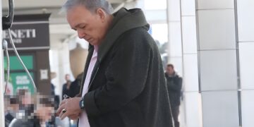 Alldaynews.gr Μικρούτσικος: «Είχα πάθει σηψαιμία & είχα μπει στην εντατική. Πριν πέσω σε κώμα, ακούω…»