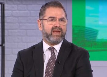 Porta potty party στη Μύκονο με γνωστές Ελληνίδες κατήγγειλε ο Μπαλάσκας: «Μετά είχαμε γύρισμα το απόγευμα, το πρωί εκπομπή»